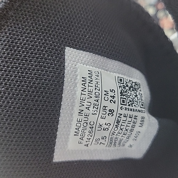 Converse Women's Floral High-Top Sneakers - Black and White Size 7.5 Womens. - Picture 11 of 14